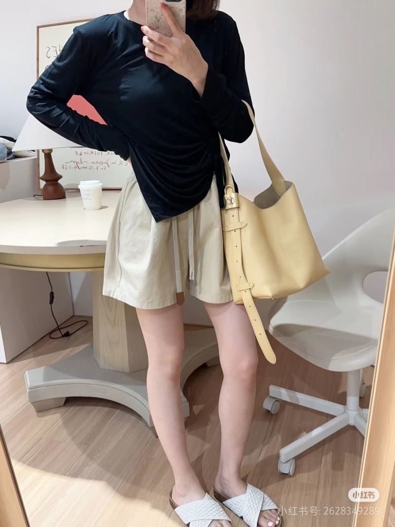 Louis Vuitton Hobo Bags